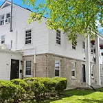 Modern Louisville Stay Free Parking Prime Location