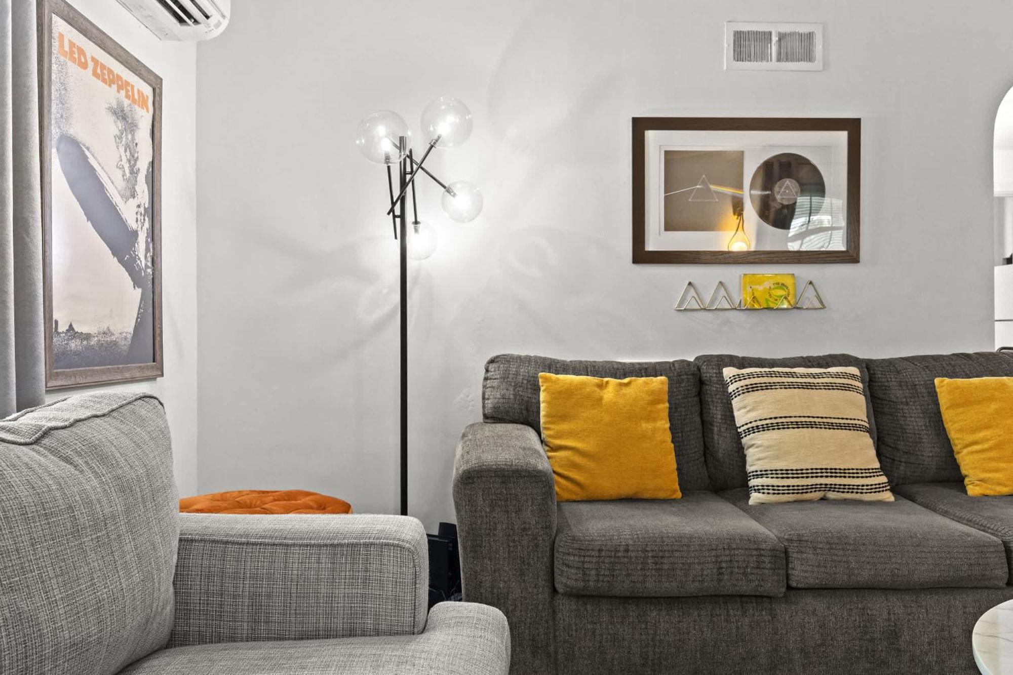 Modern Free Parking Prime Location Apartment Louisville